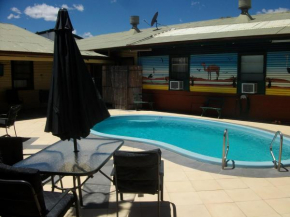 Отель Broken Hill Tourist Lodge  Броукен-Хил